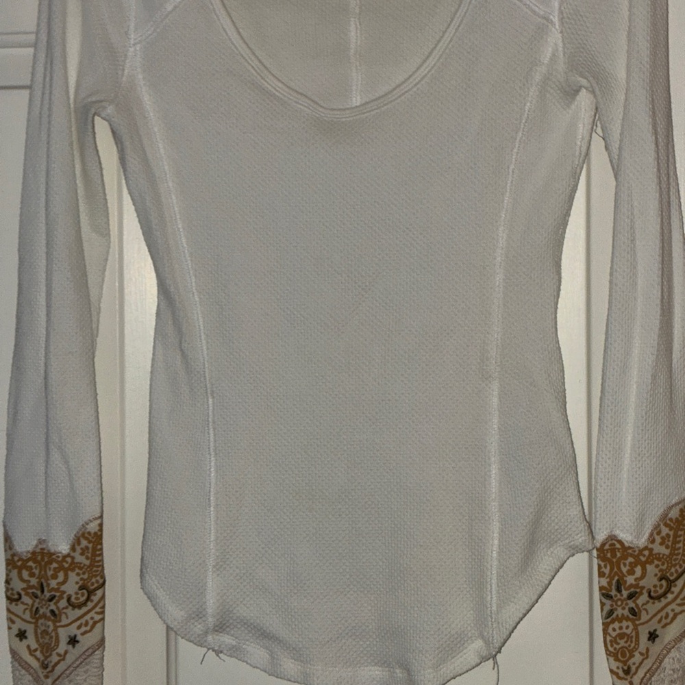 Free People We The Free Thermal White Bandana Cuff Long Sleeve Scoop Neck Sz S - Picture 8 of 8